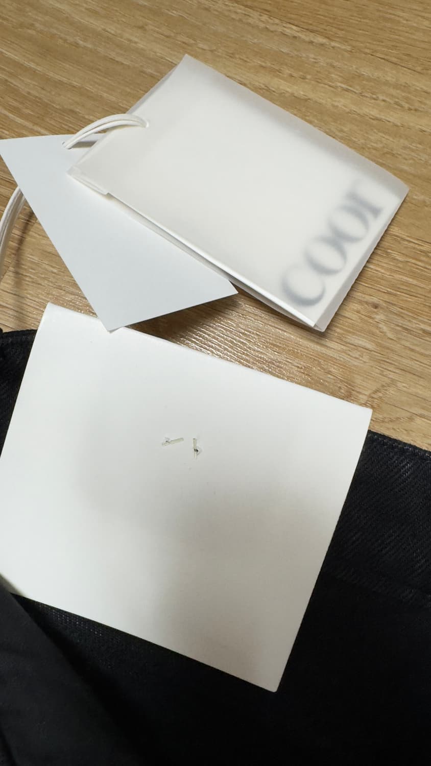 쿠어 엠보 워시드 딥 커브드 데님 상품이미지1