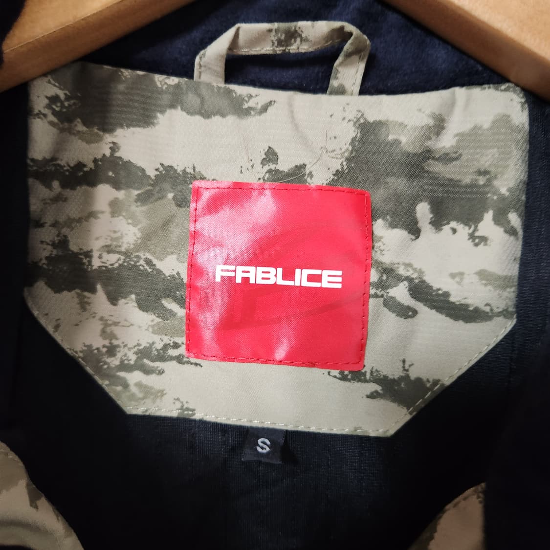 H382 [S] 파블리스 FABLICE 카모 스키 보드복 점퍼
 상품이미지3