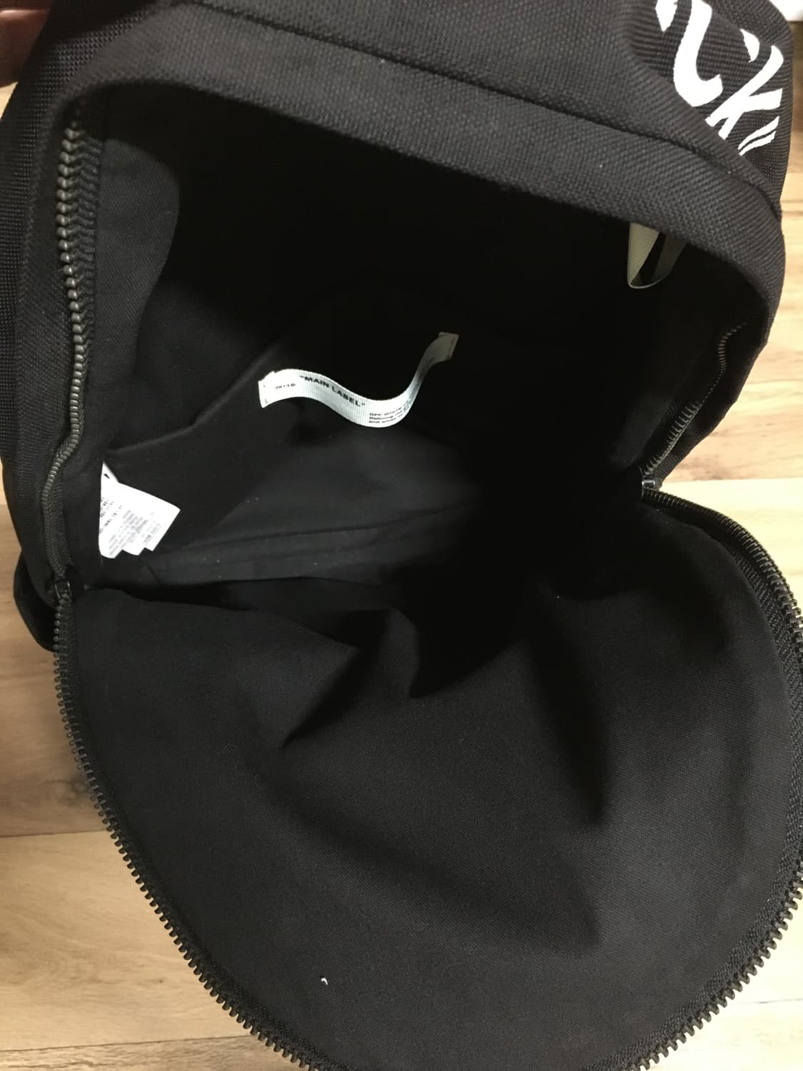 오프화이트 백팩  상품이미지3