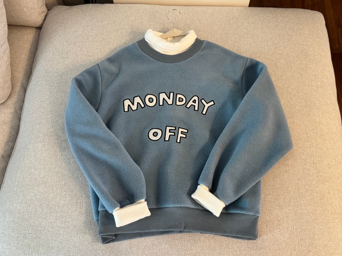 러브이즈트루 맨투맨 상품이미지1