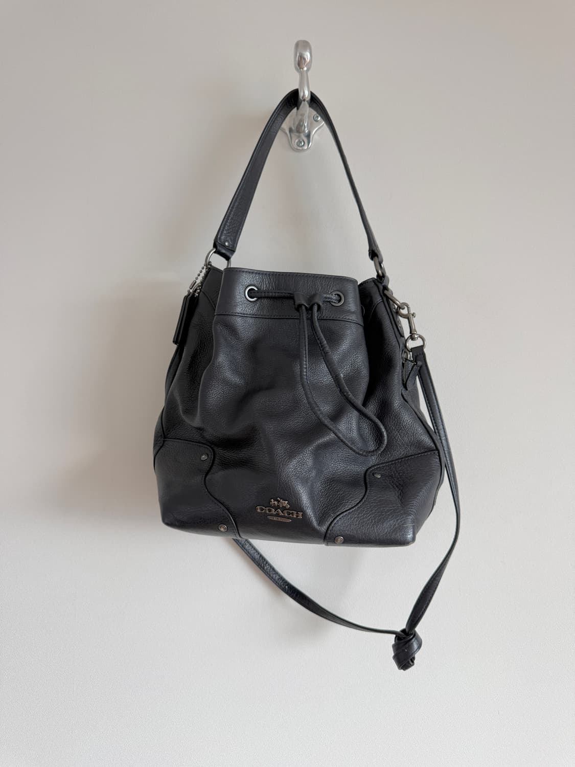 코치(COACH) 레더 버킷백 상품이미지1