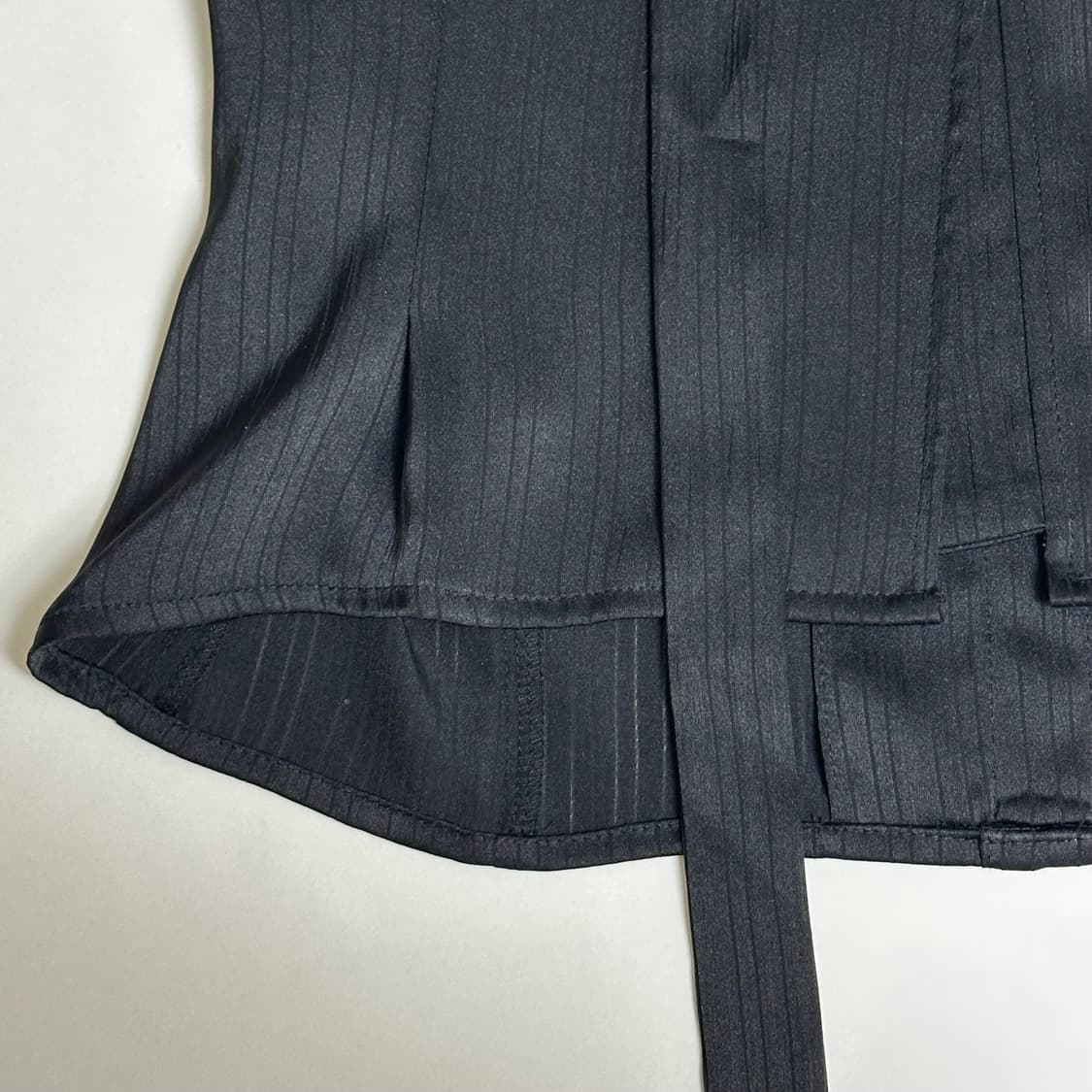 오버듀플레어 자카드 크롭 블라우스 블랙  상품이미지7