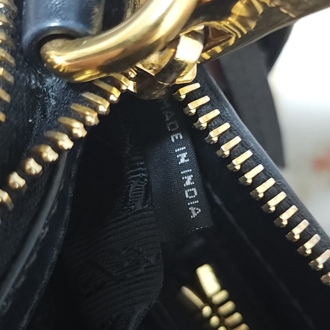 정품) 프라다 나일론 더블집 크로스백 가방 상품이미지5