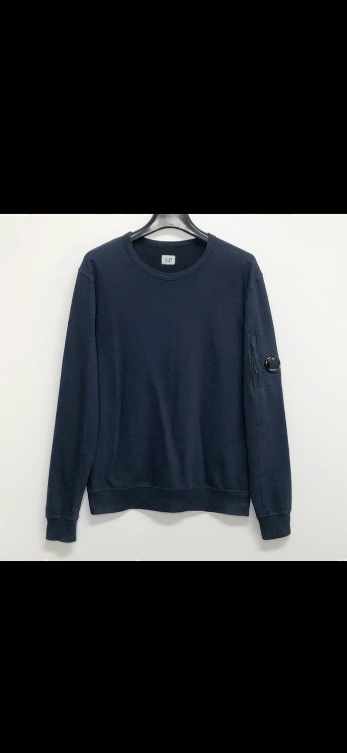 Cp컴퍼니 맨투맨 네이비 팝니다 (교신ㅇ) 상품이미지1