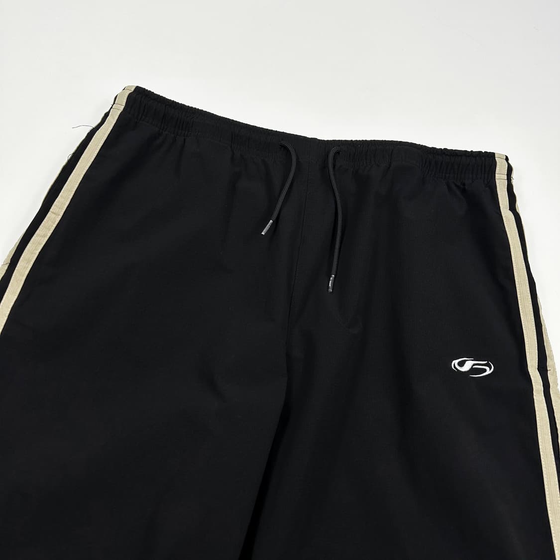 필루미네이트 블랙 와이드 우븐팬츠 (L) 상품이미지4