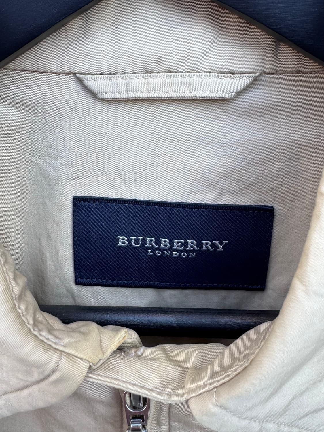 버버리 런던 아이보리 해링턴 자켓  상품이미지4