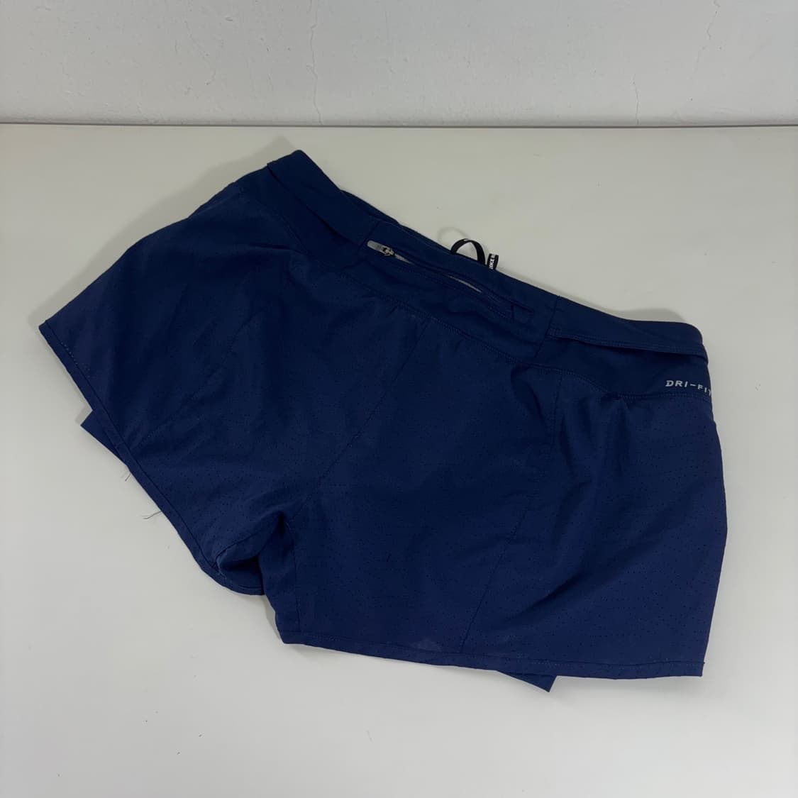 우먼L 나이키런닝 네이비 와이드핏 DRI-FIT 폴리 런닝쇼츠 상품이미지2