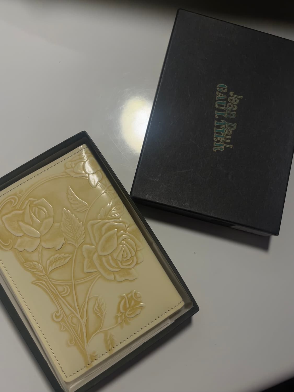 장폴고티에 뉴로즈 지갑 크림 상품이미지3