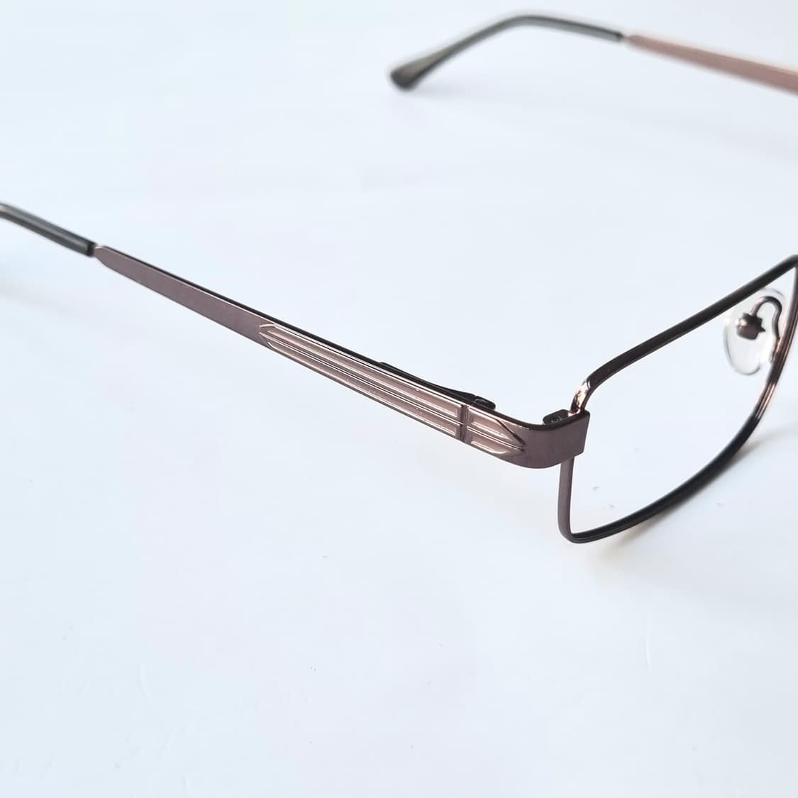 데드스탁 지적인 무드와 빈티지한 감성의 스퀘어 안경테 781 상품이미지8