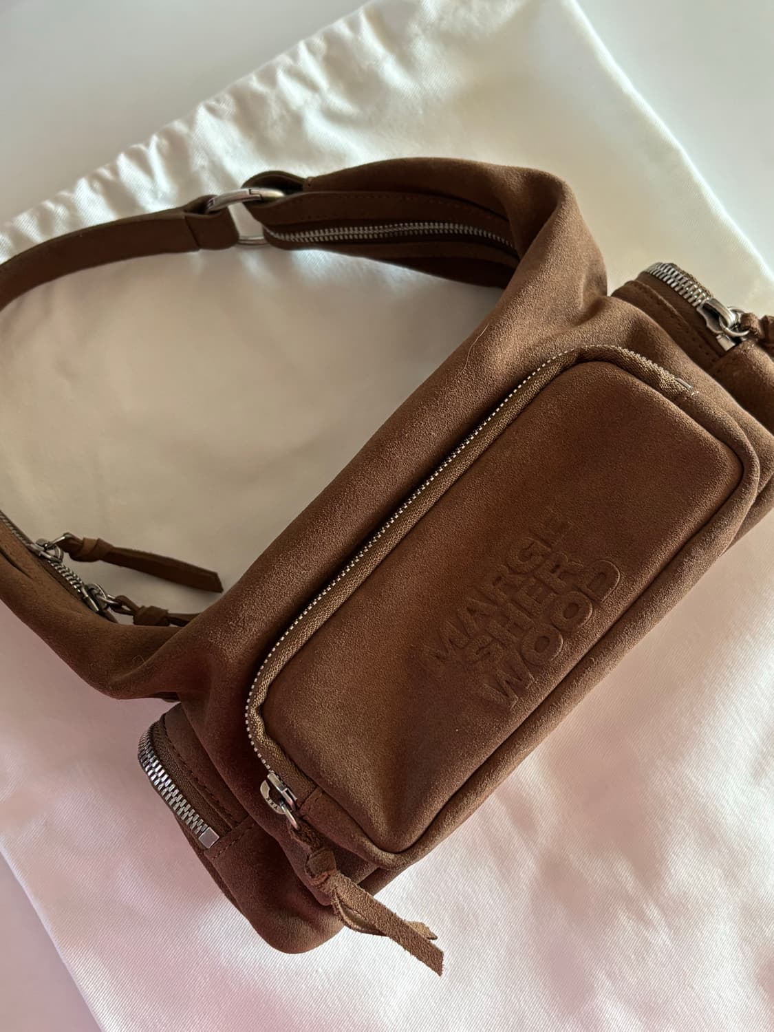 마지셔우드 CITY HOBO EW MINI_cappuccino suede 상품이미지1