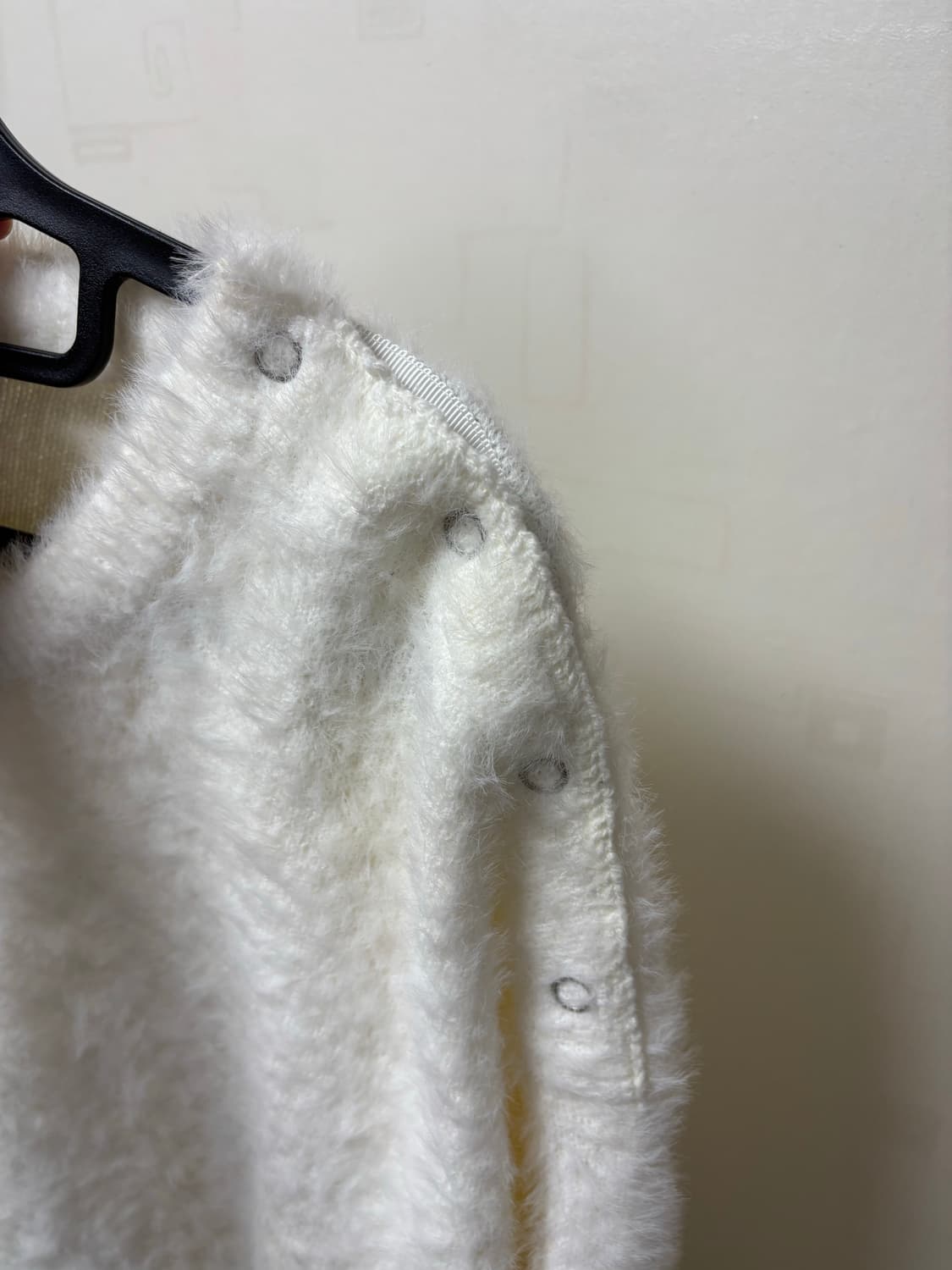 버튼 스노우 앙고라 니트 상품이미지6