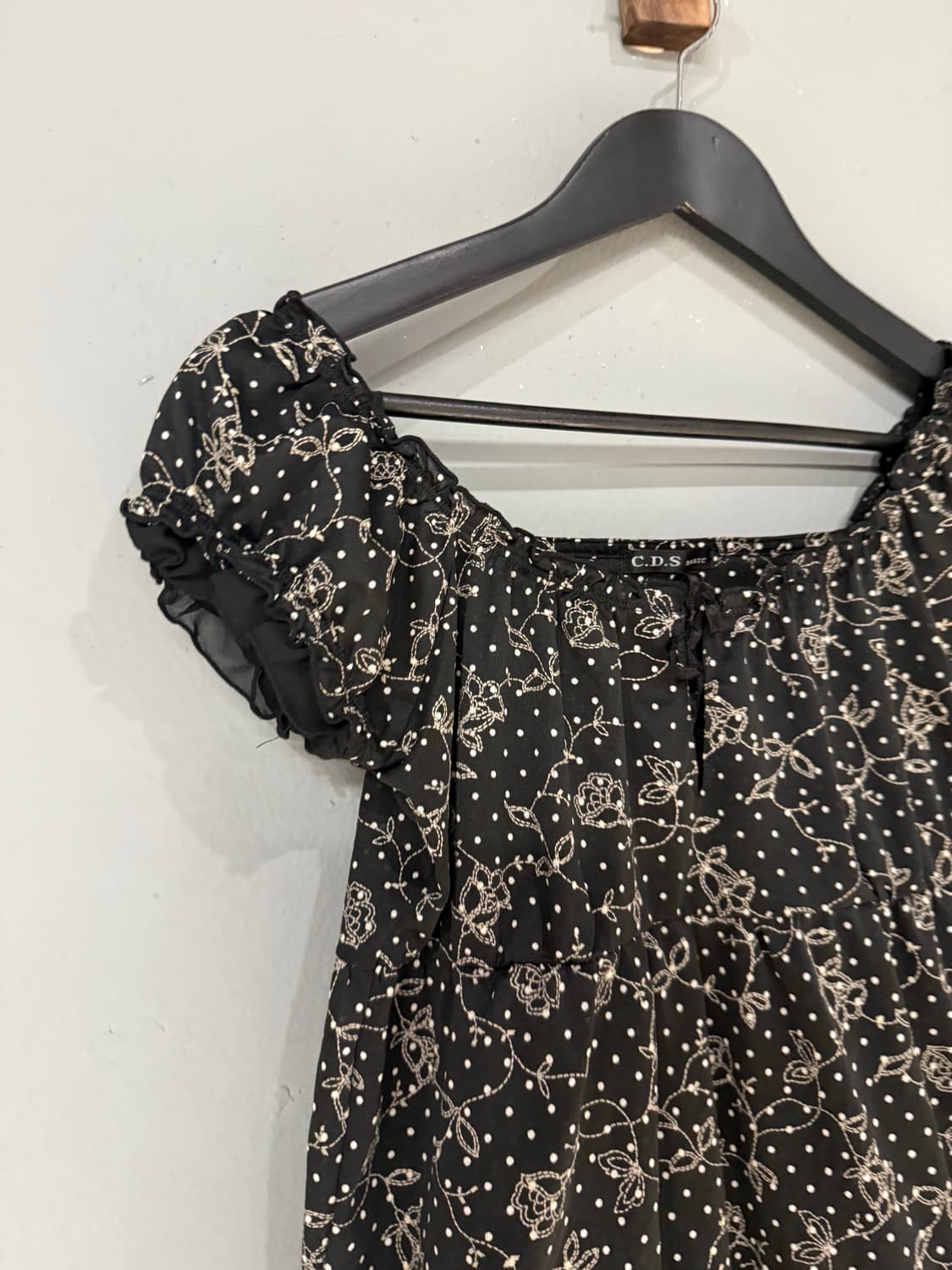 flower & dot pattern off-shoulder top 상품이미지7