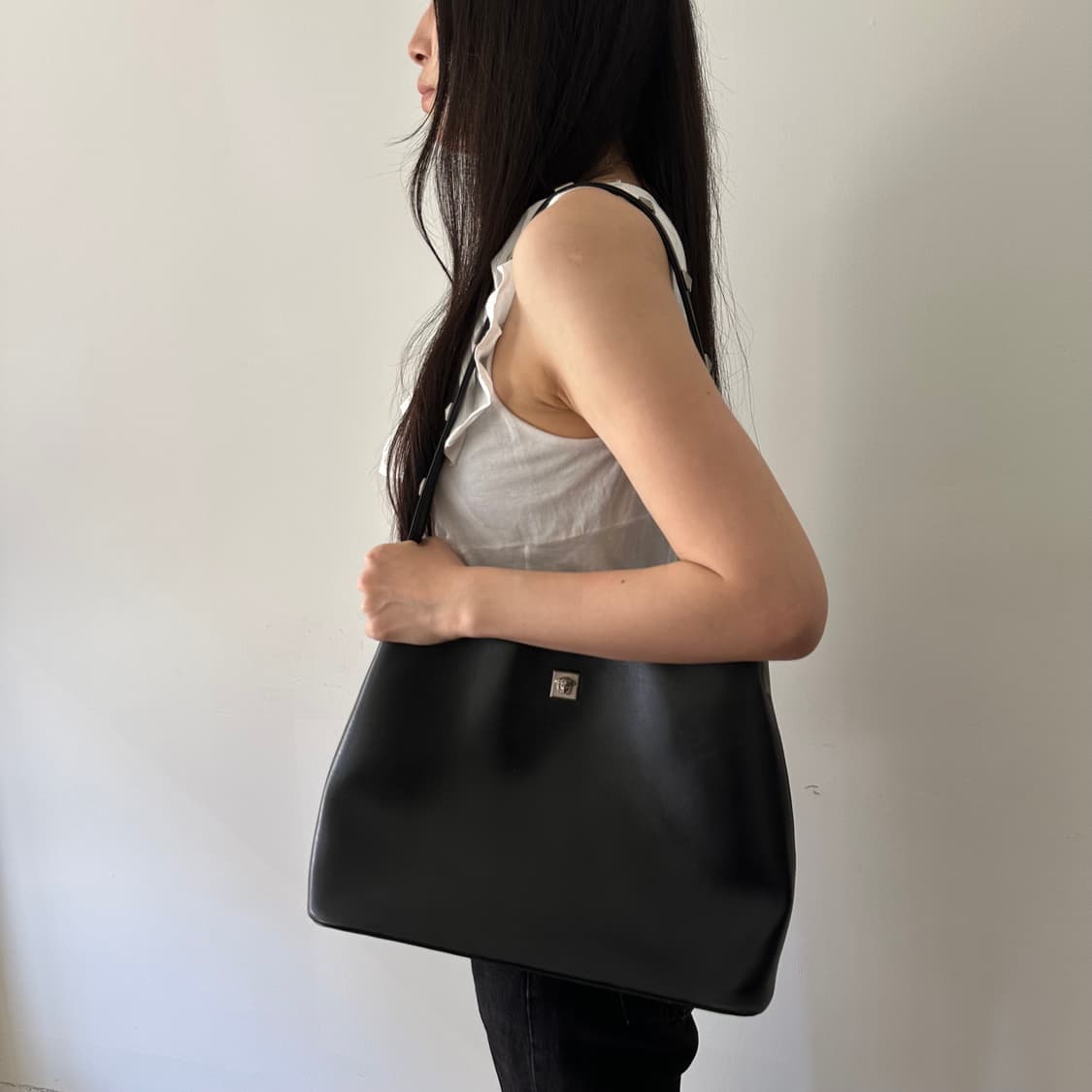 지아니 베르사체 gianni versace 메두사 로고 숄더백 상품이미지2