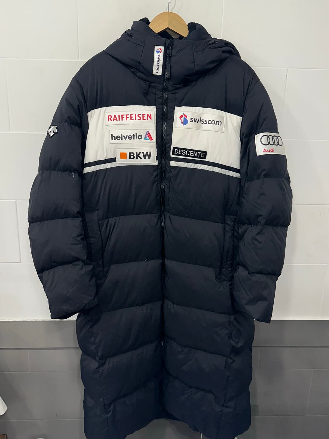 데상트 스위스 스키 롱 패딩 상품이미지1