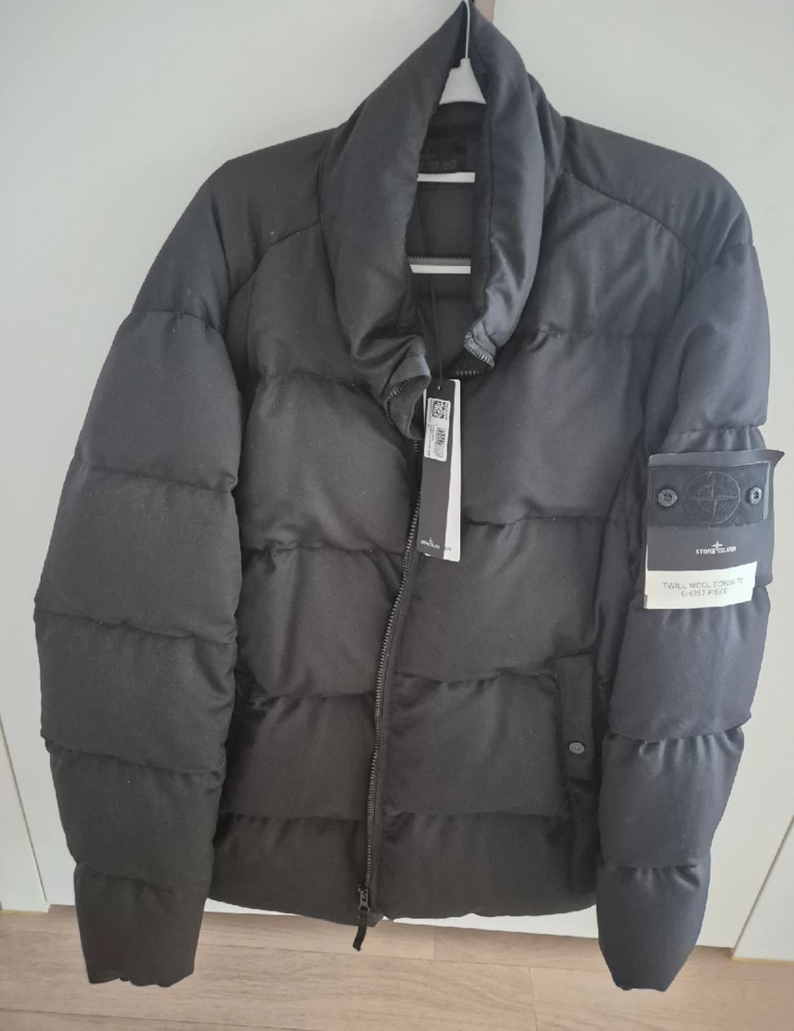 새상품 FW24 스톤아일랜드 고스트 남성 패딩 XL 상품이미지1