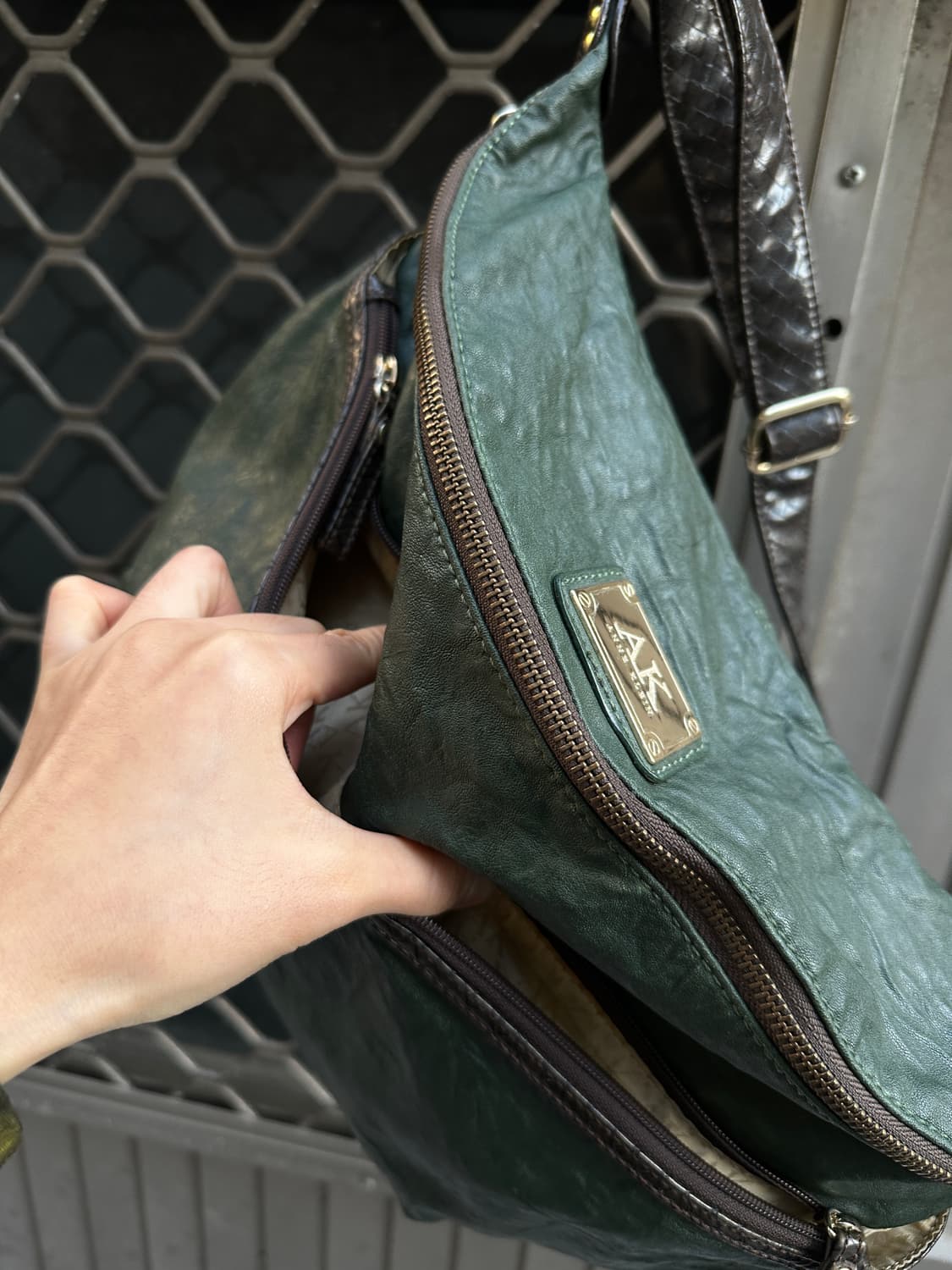 Anne Klein stud detail leather hobo bag 상품이미지3