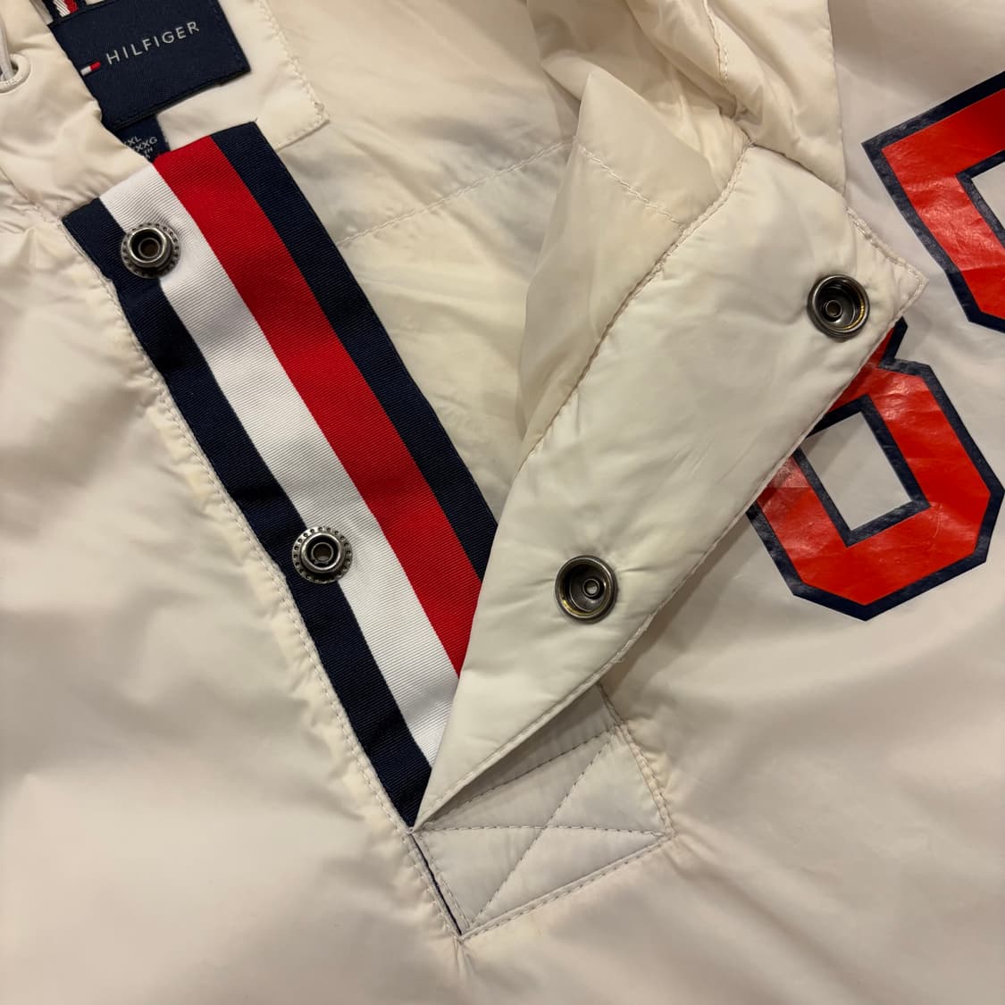 [2XL] 타미힐피거 화이트 빅로고 후드 바람막이 점퍼 B751 상품이미지6