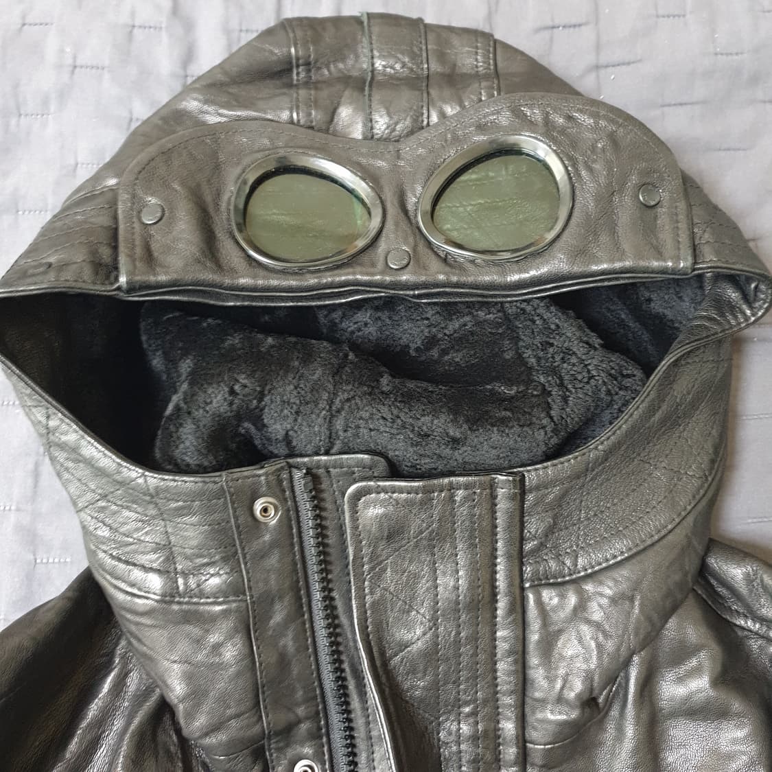 CP 컴퍼니 가죽 롱 코트 상품이미지5