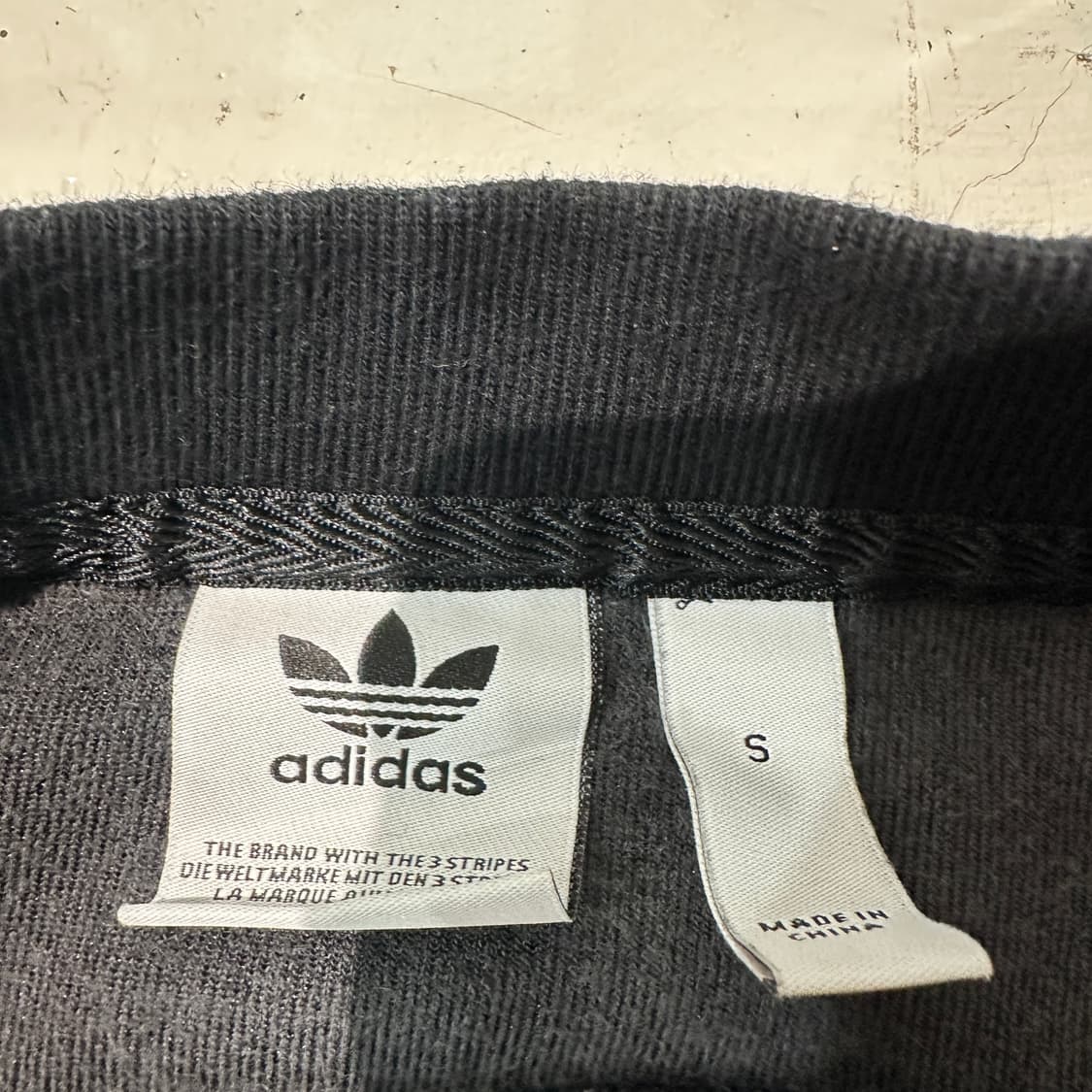 아디다스 벨벳 맨투맨 여성S 상품이미지3