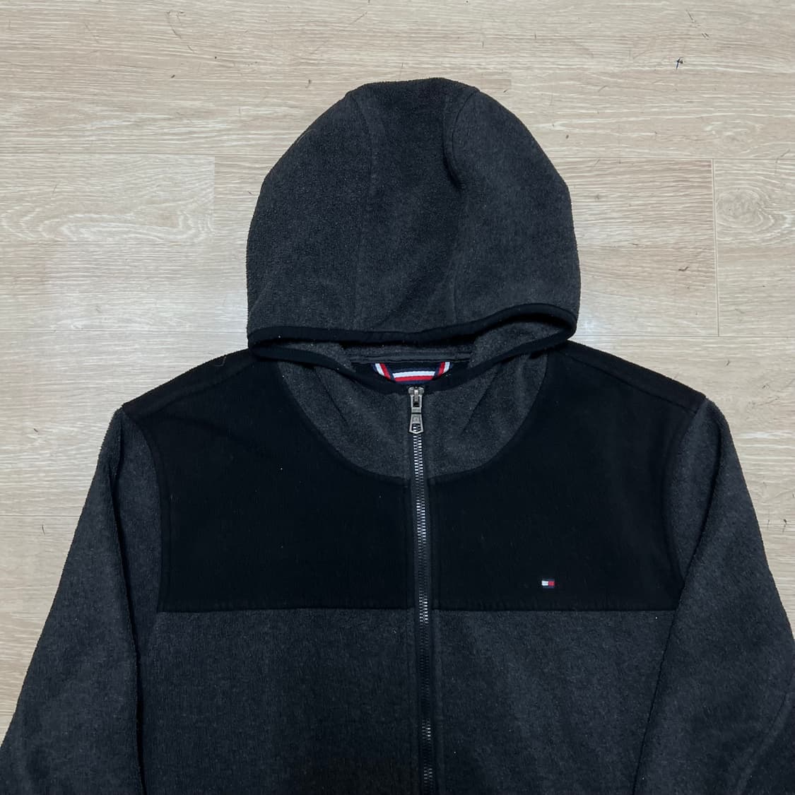 타미힐피거 스몰플래그 배색 플리스 후리스 후드자켓 [차콜] M/95 상품이미지2