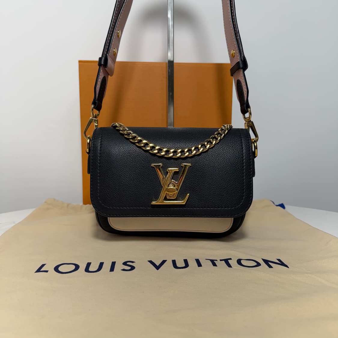 루이비통 락미텐더 크로스백 상품이미지1