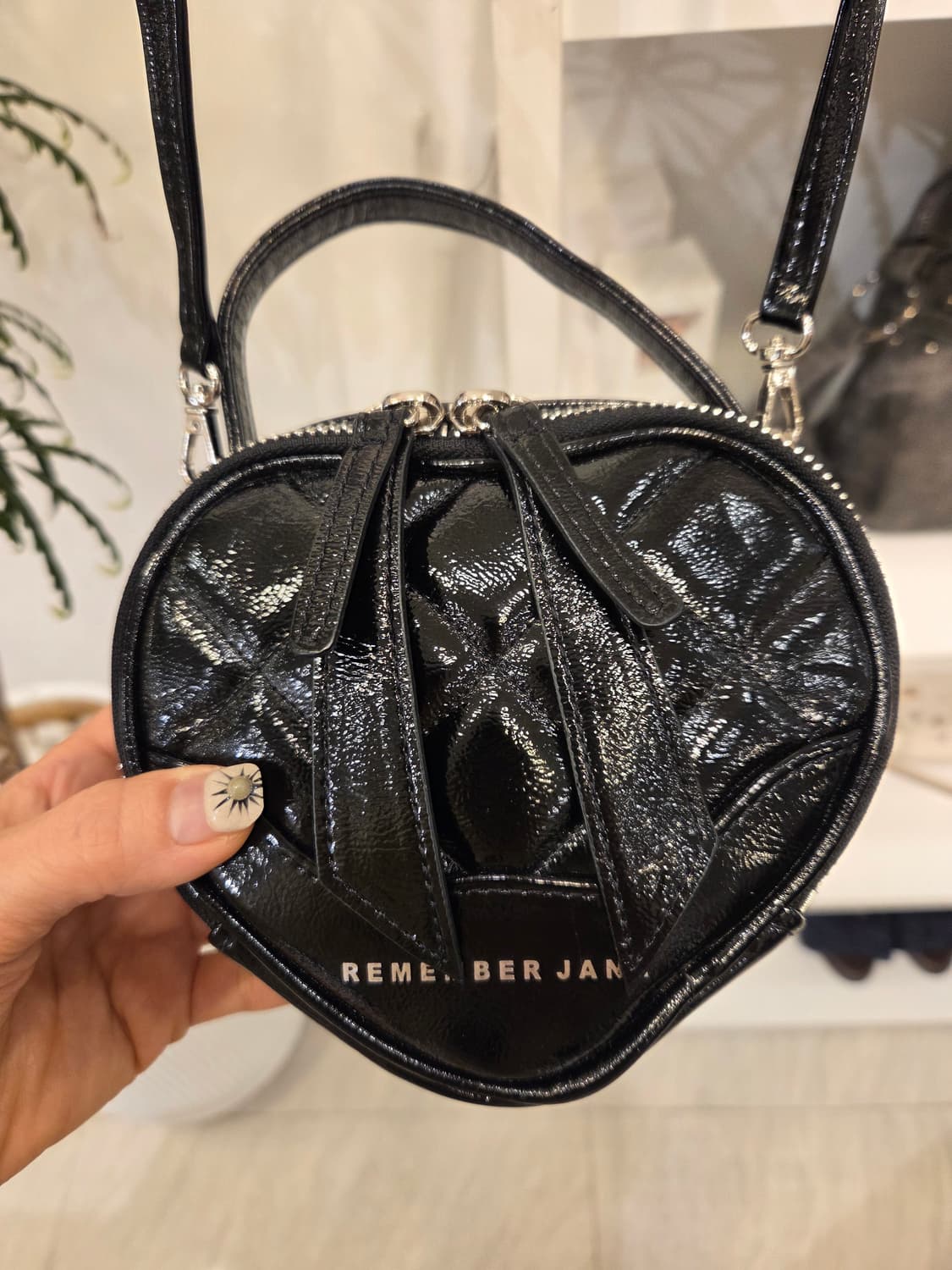 리멤버제인 하트백  블랙 상품이미지1