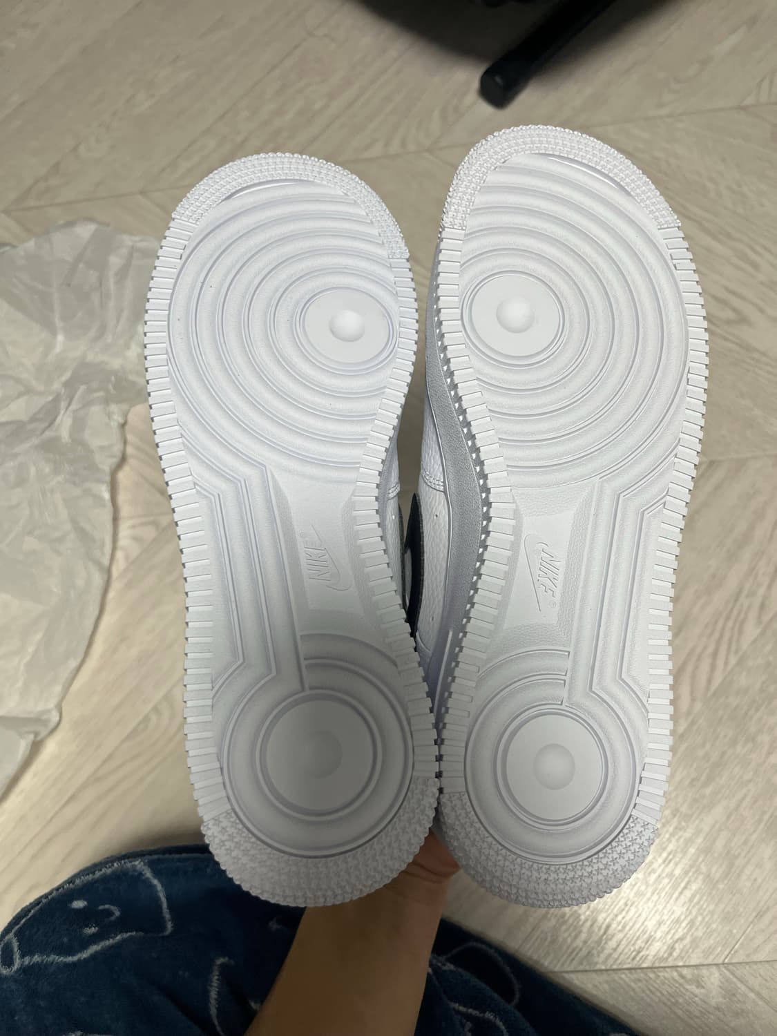 나이키 에어포스 1 화이트블랙 265(새상품) 상품이미지2