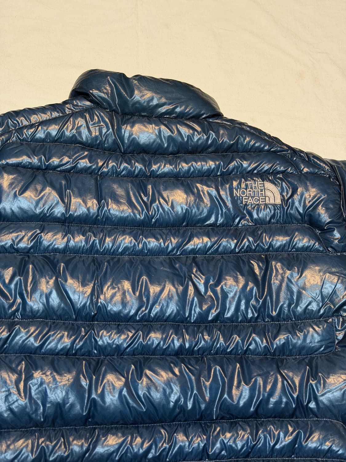 노스페이스 900필 한정판 유광 구스다운 경량패딩 블루 상품이미지3