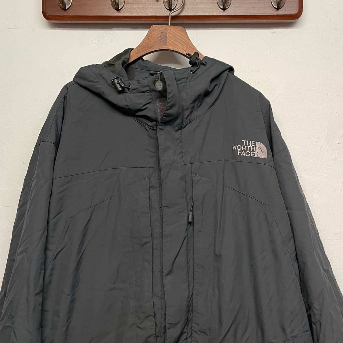 노스페이스 중앙지퍼 그레이 바람막이 자켓 상품이미지3