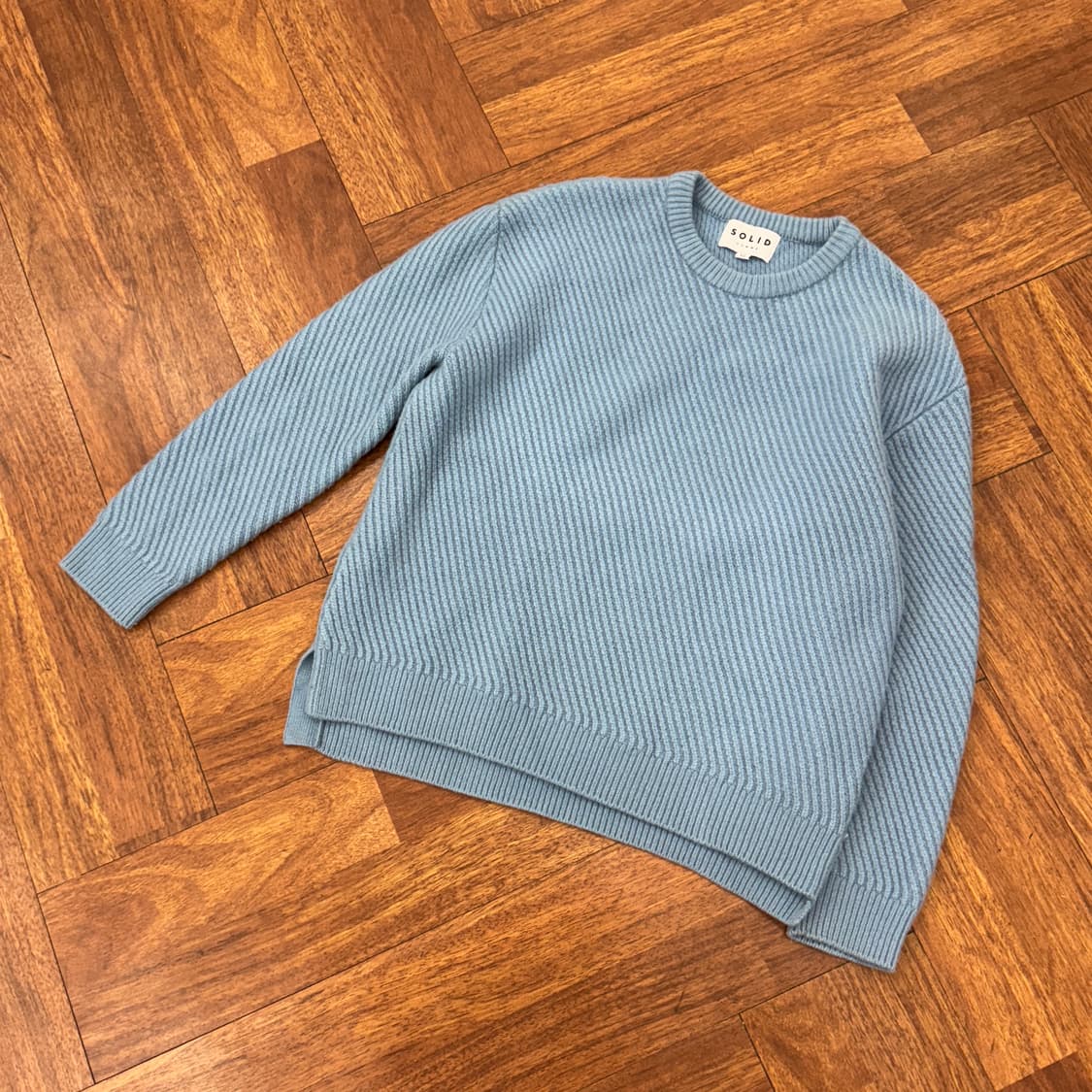 48(100)솔리드옴므 블루그레이 사선 조직 니트 스웨터 상품이미지3