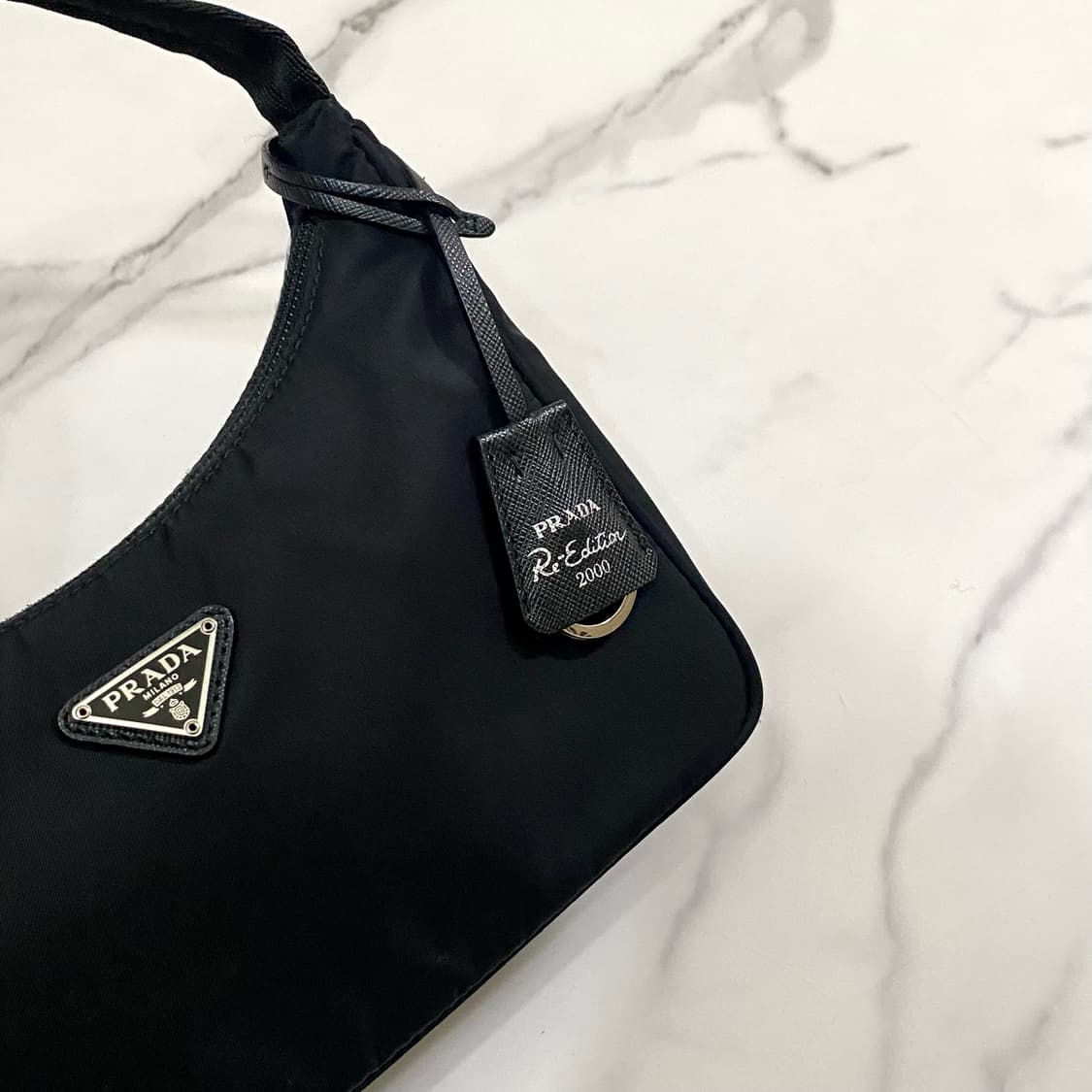 거의새것 프라다 리에디션 2000 리나일론 숄더백 블랙 1NE515 상품이미지6