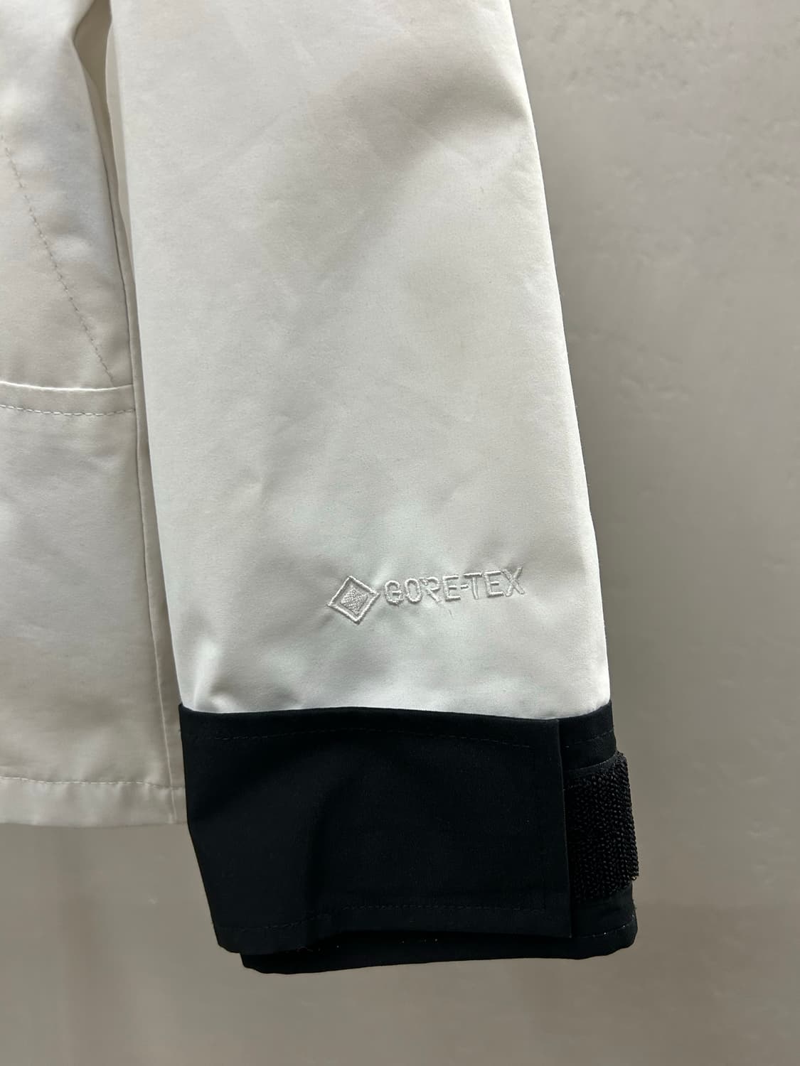 노스페이스 고어텍스 화이트 바람막이 자켓 후드 상품이미지6