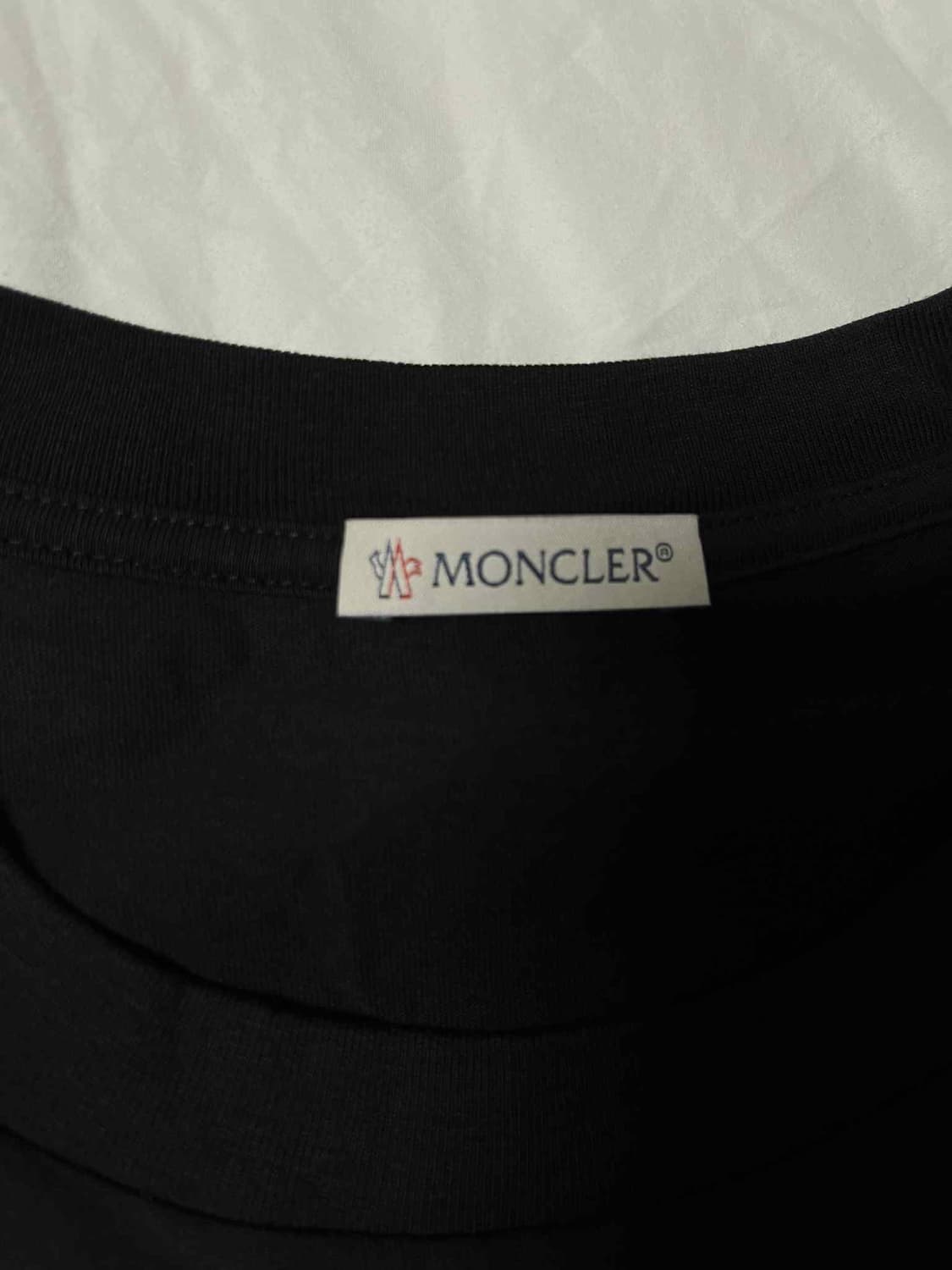 25ss 몽클레어 블랙 반팔 새상품 상품이미지3