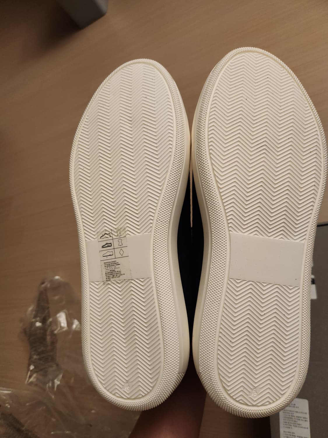 H&M 남성 블랙 스웨이드 스니커즈 270 새상품 상품이미지4