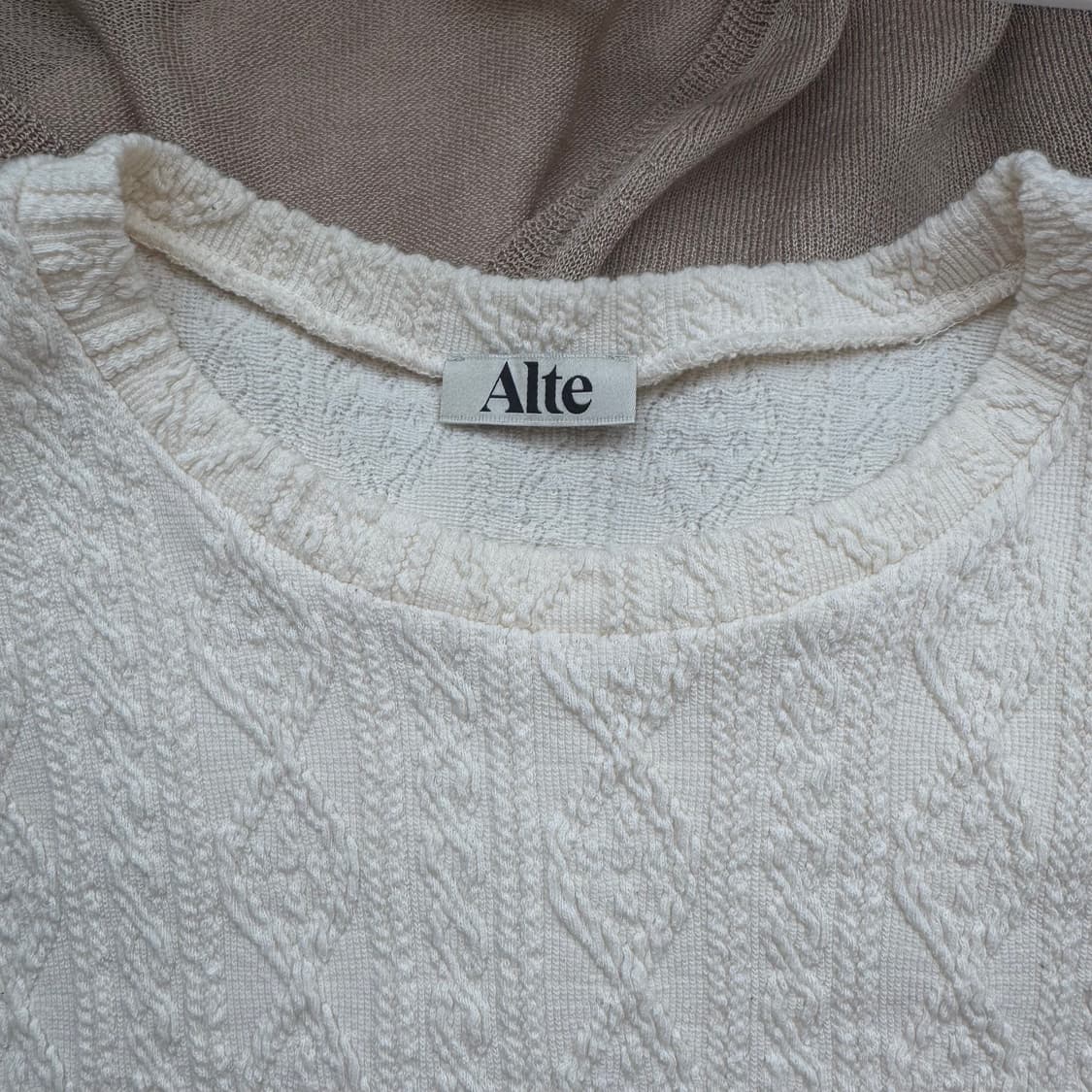 알테 alte 케이블 져지 티 cable jersy tee 크림색 택포 상품이미지9