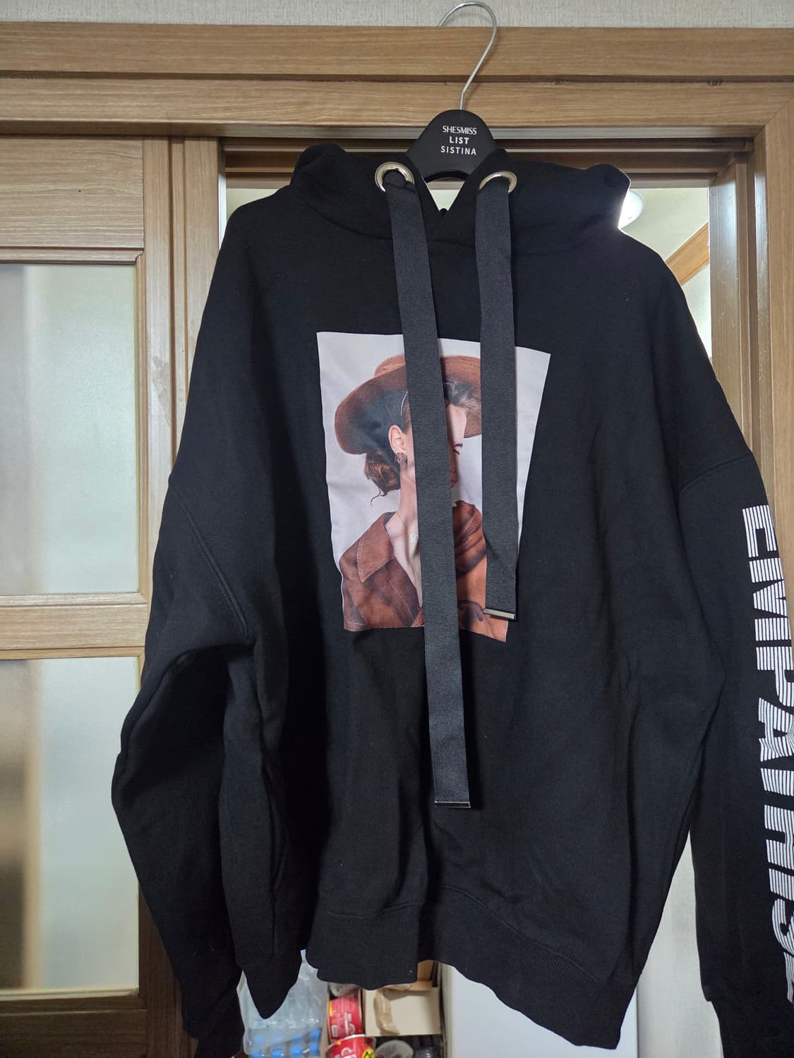 검정 프린팅 후드티 상품이미지1