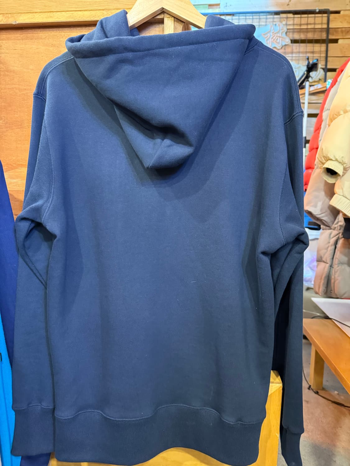 베이프 홀로그램 로고 네이비 후드티 상품이미지3