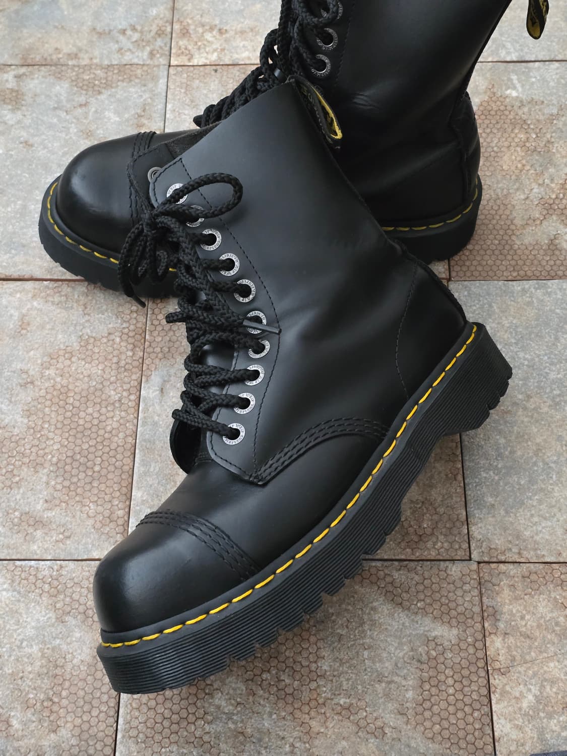 (250)닥터마틴 8761 bxb 10홀 부츠 상품이미지4