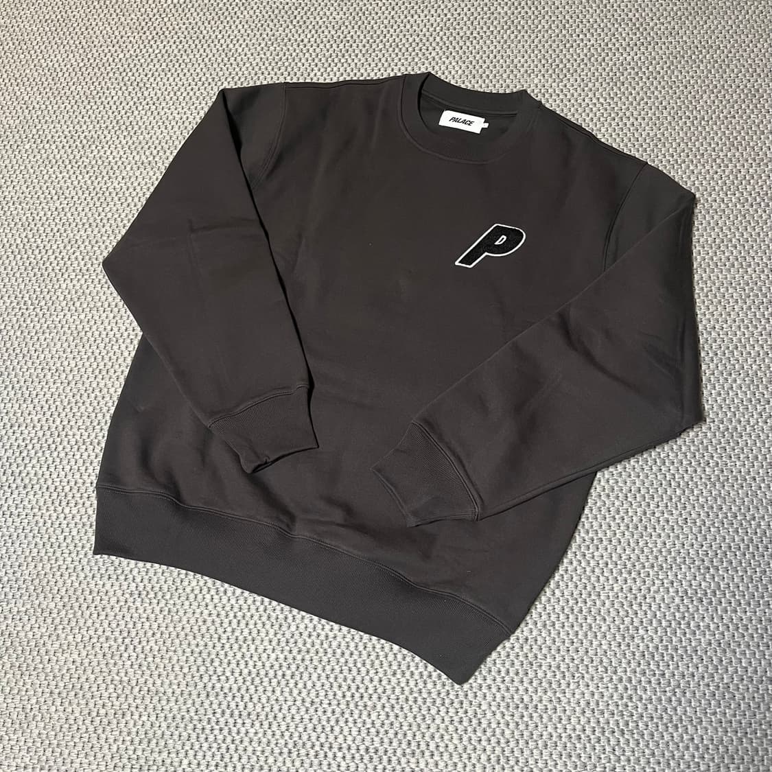 팔라스 셔닐 트라이퍼그 스웨트셔츠 상품이미지2