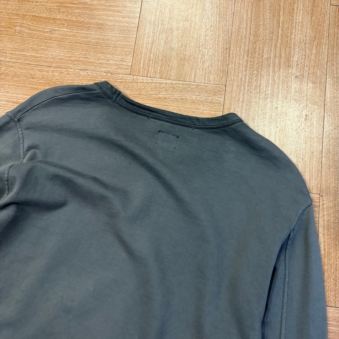 씨피컴퍼니 리 컬러 차콜 렌즈 롱슬리브 상품이미지6