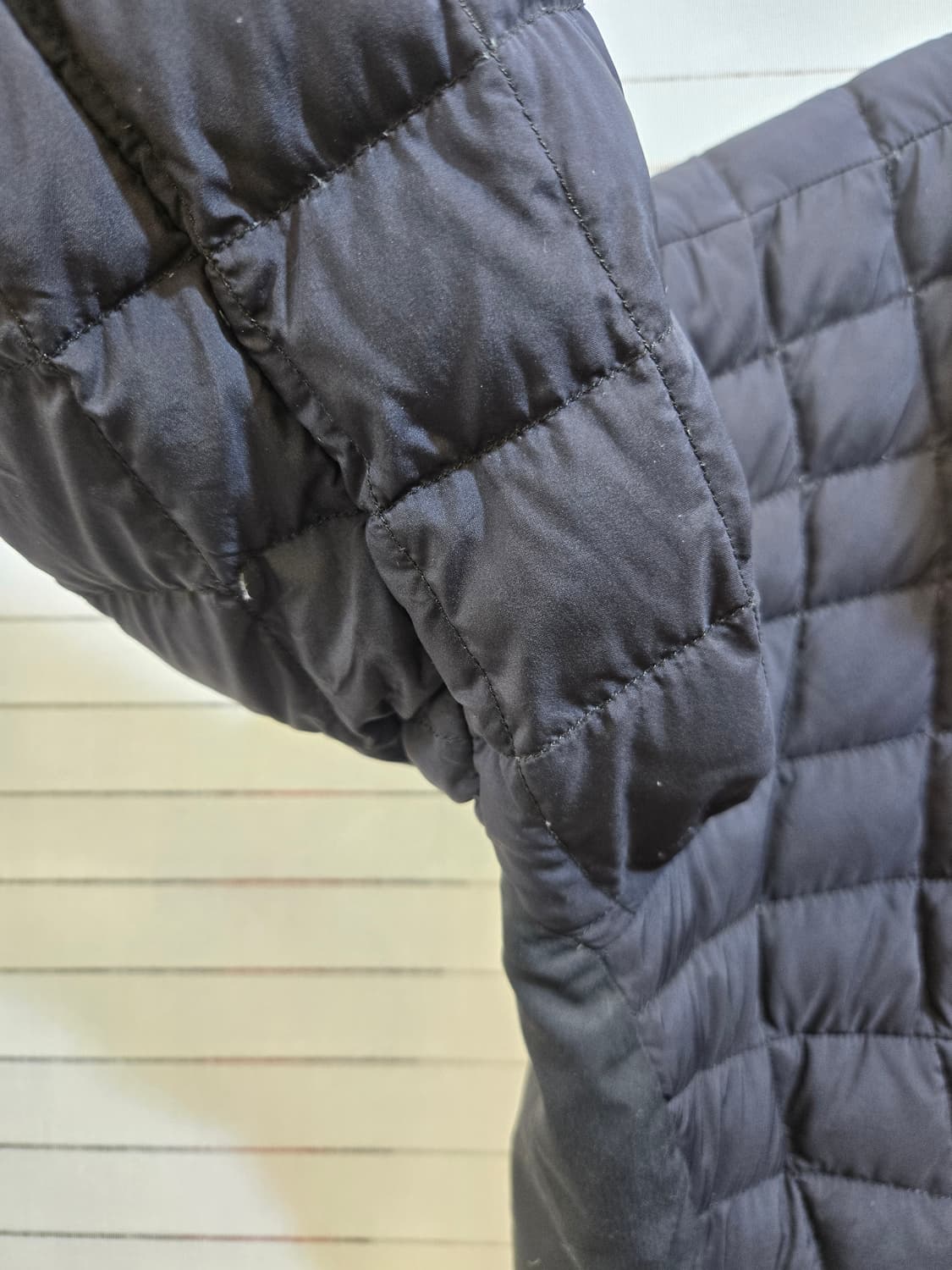 아크테릭스 구스다운 블랙패딩  상품이미지8