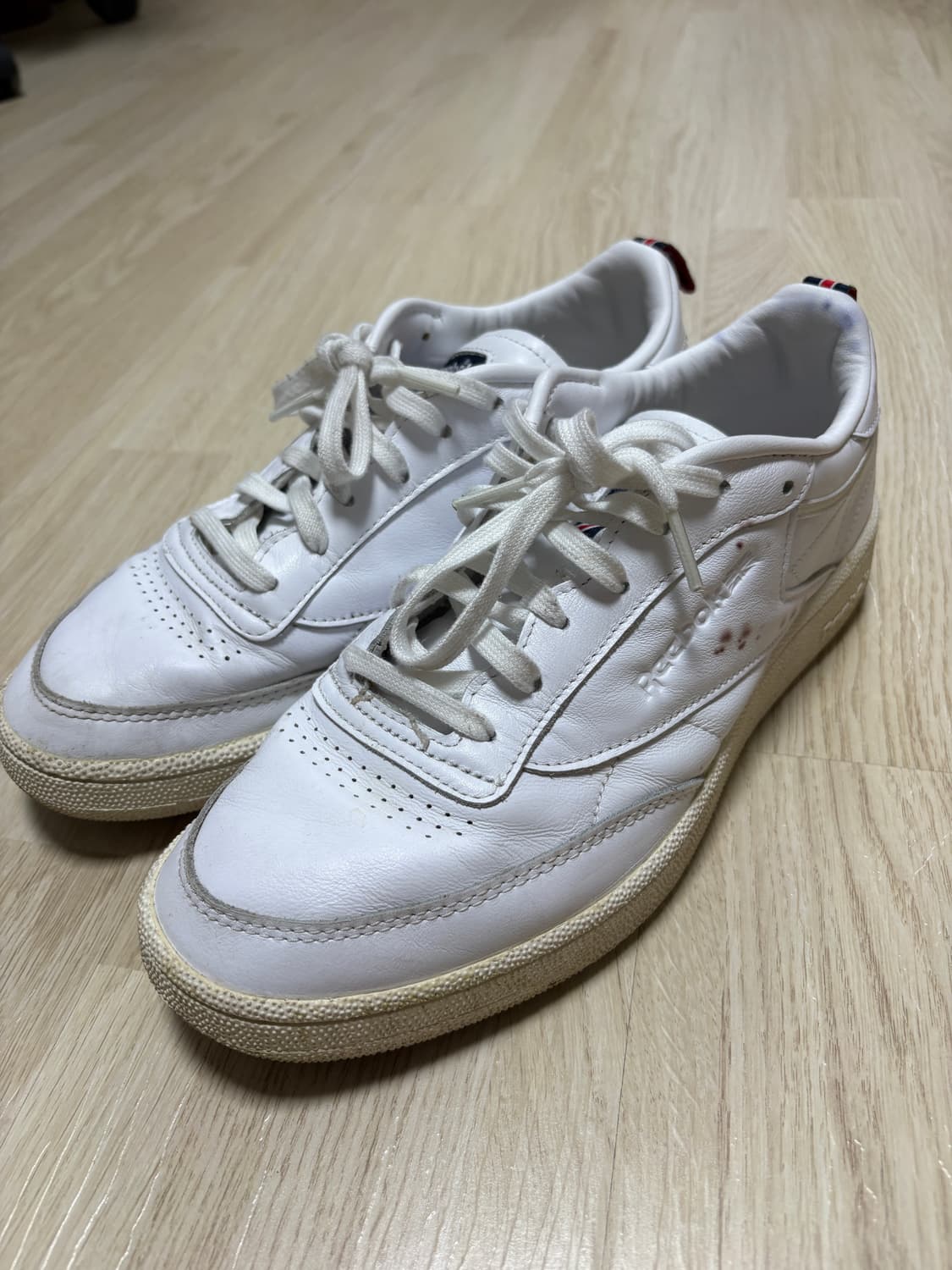 리복 스니커즈 270 상품이미지1