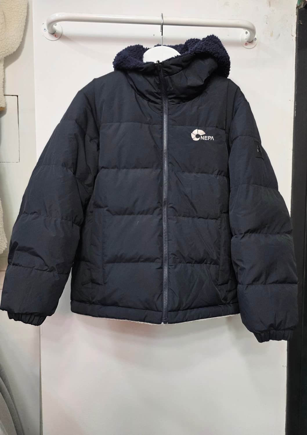 네파 여성 양면 구스 후리스 패딩 상품이미지3