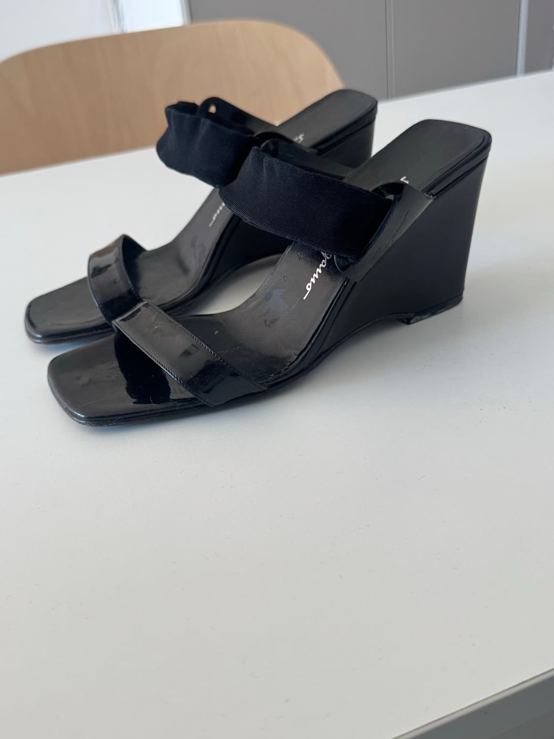 Salvatore Ferragamo Patent Leather Wedge 상품이미지2
