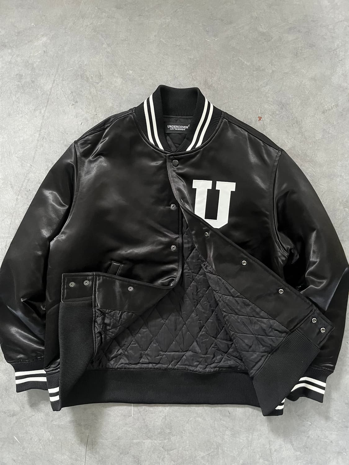 Undercover 언더커버 블랙 그래픽 봄버 자켓 상품이미지5