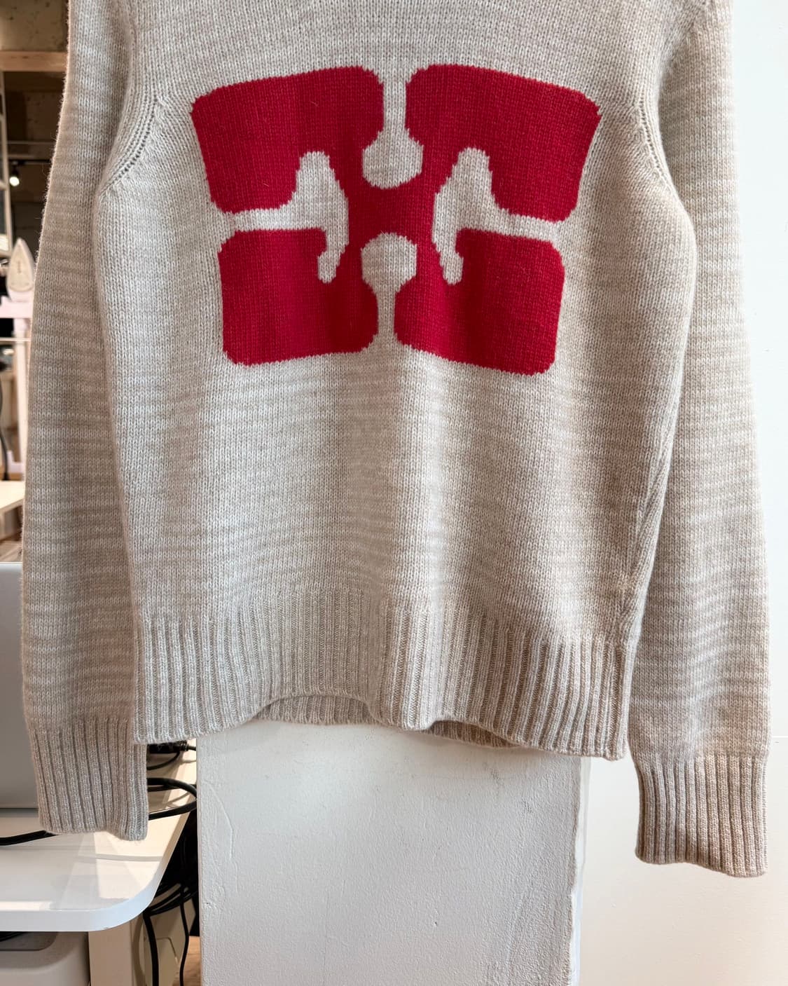 가니 베이지 버터플라이 그래픽 풀오버 니트 상품이미지6