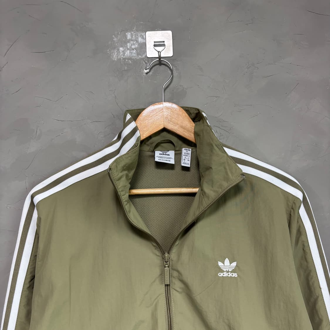 아디다스 파이어버드 락업 트랙탑 바람막이 카키 상품이미지2