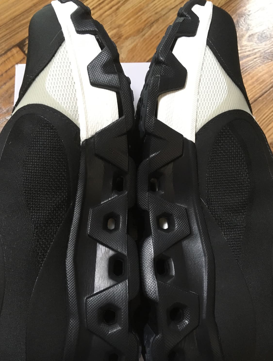 (285)온러닝 파프 클라우드몬스터 하이퍼 블랙 판매합니다 상품이미지5