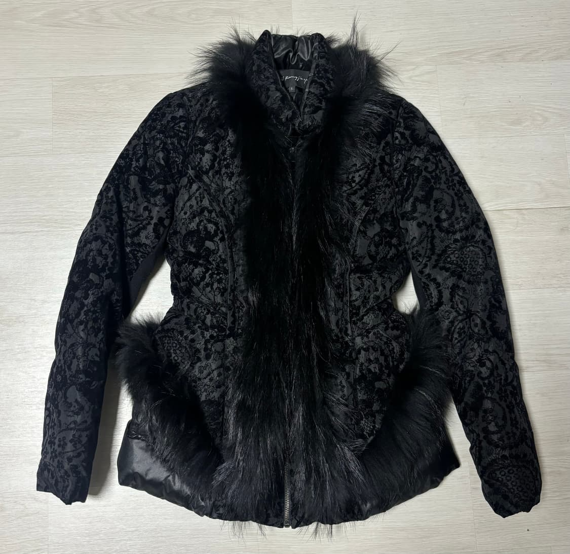 갸루st 블랙 벨벳 퍼 패딩 상품이미지2