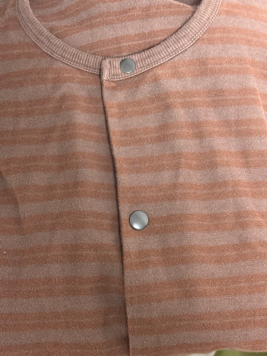 해칭룸 스트라이프 가디건 브라운 레드4사이즈 팝니다. 상품이미지2